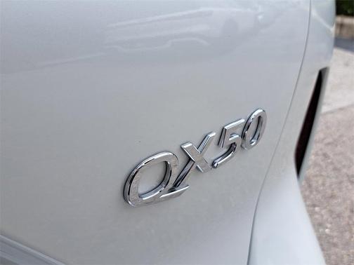 2025 INFINITI QX50 Luxe AWD