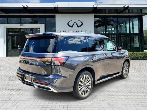 2025 INFINITI QX80 Luxe