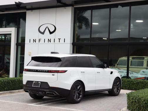 2023 Land Rover Range Rover Sport SE