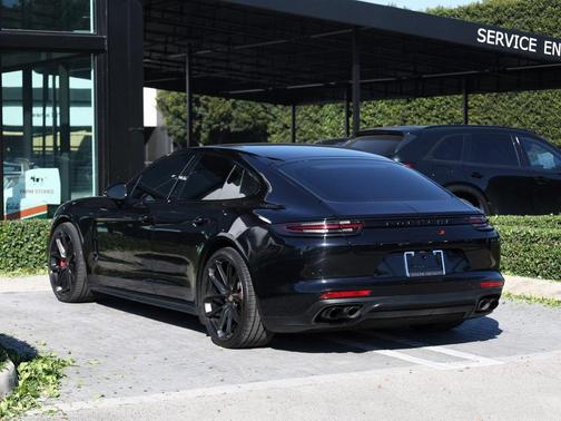 2020 Porsche Panamera GTS