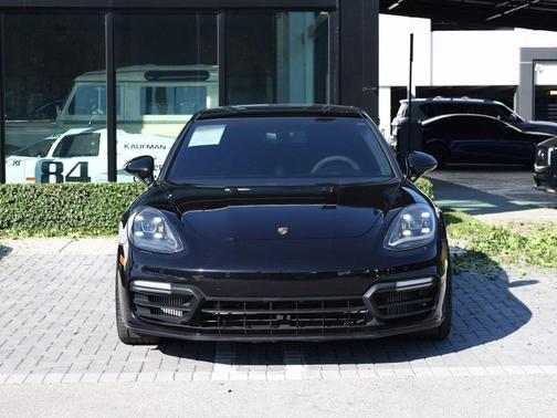 2020 Porsche Panamera GTS