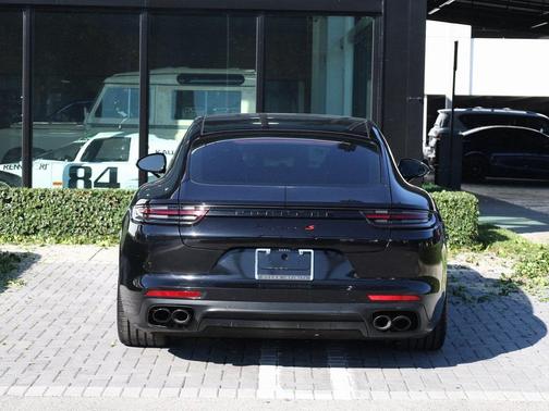 2020 Porsche Panamera GTS