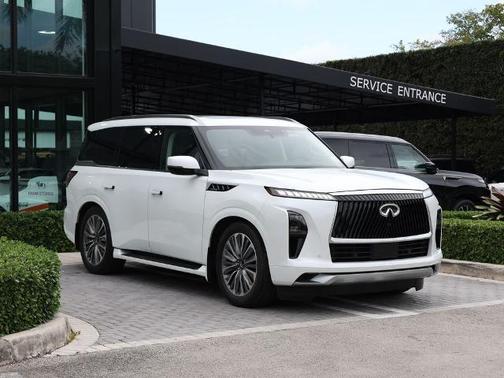 Radiant White 2026 INFINITI QX80 LUXE