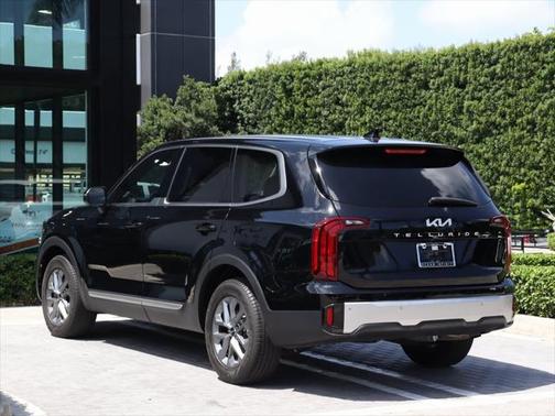 2023 Kia Telluride LX