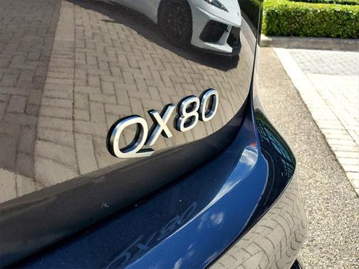 2025 INFINITI QX80 Luxe