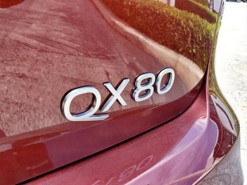 2025 INFINITI QX80 Luxe