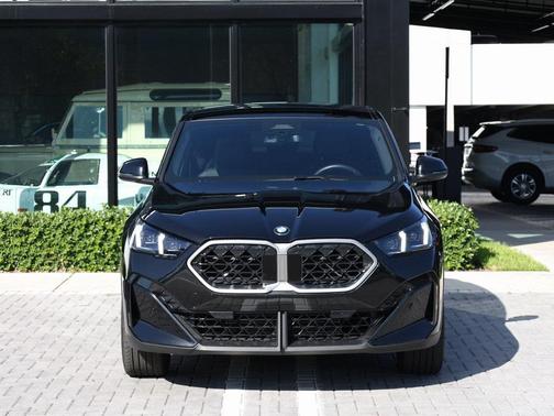 2025 BMW X2 xDrive28i