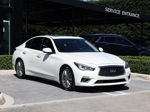 2023 INFINITI Q50 LUXE