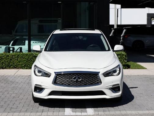 2023 INFINITI Q50 LUXE