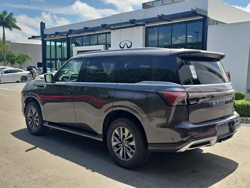 2025 INFINITI QX80 PURE