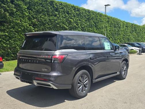 2025 INFINITI QX80 PURE