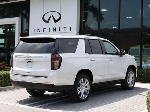 Iridescent Pearl Tricoat 2024 Chevrolet Tahoe 2WD High Country