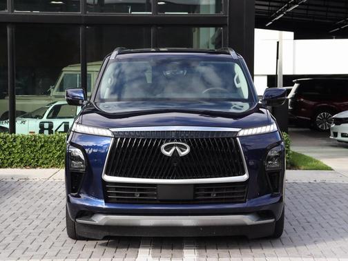 2025 INFINITI QX80 Luxe