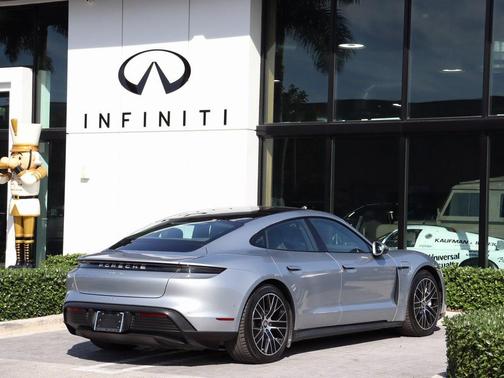 2022 Porsche Taycan Base