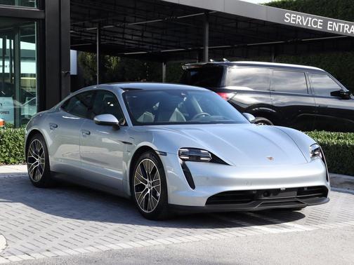 2022 Porsche Taycan Base