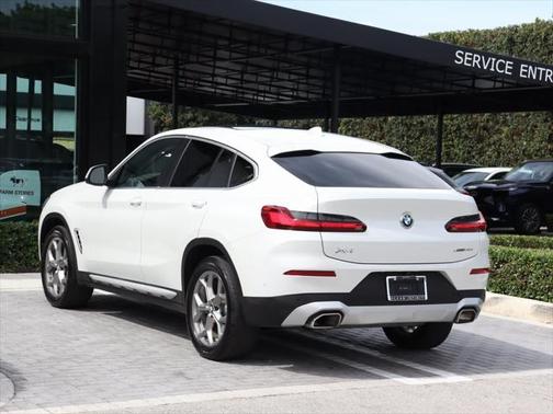 2024 BMW X4 xDrive30i