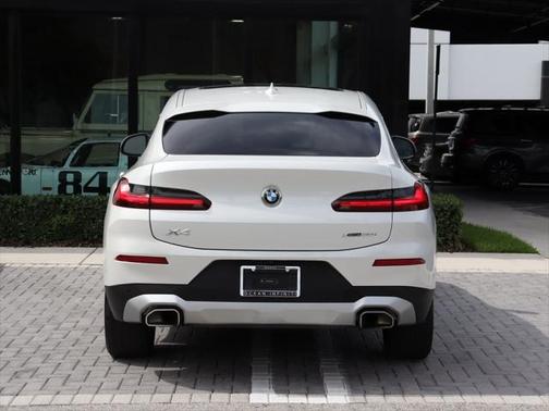 2024 BMW X4 xDrive30i