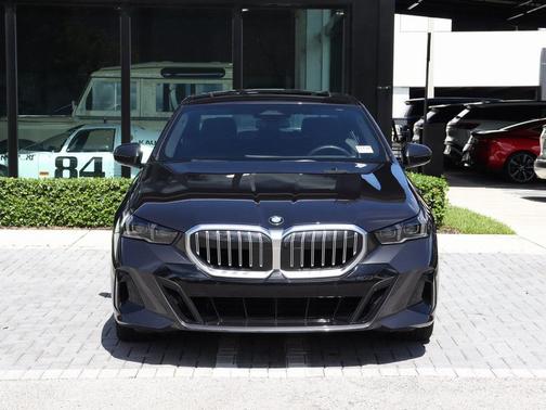 2025 BMW 530 i