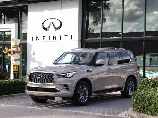 2023 INFINITI QX80 LUXE