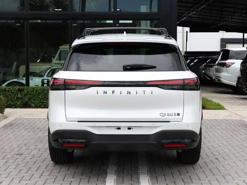 Radiant White 2026 INFINITI QX60 SPORT AWD