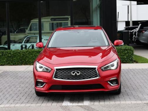 2023 INFINITI Q50 LUXE
