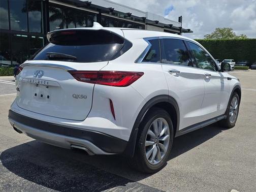 2022 INFINITI QX50 PURE