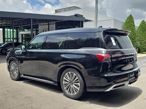 2025 INFINITI QX80 Luxe