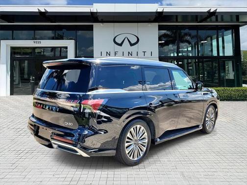 2025 INFINITI QX80 Luxe
