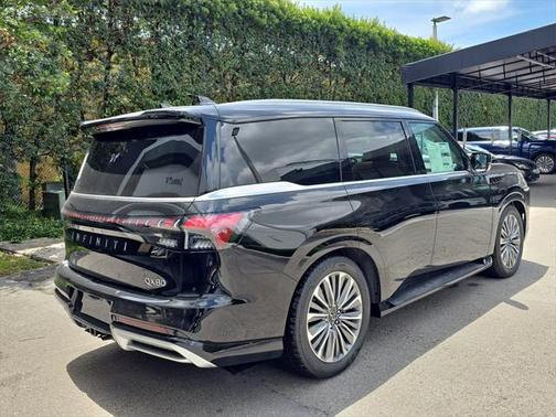 2025 INFINITI QX80 Luxe