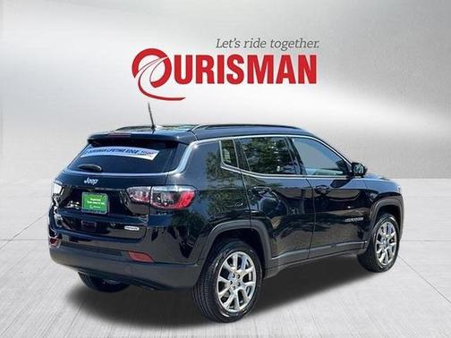2023 Jeep Compass Latitude Lux FWD