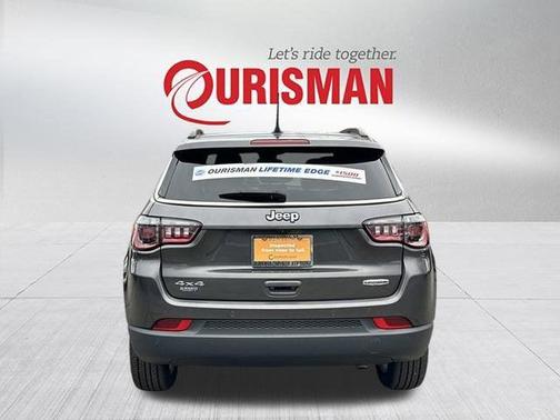 2023 Jeep Compass Latitude Lux FWD