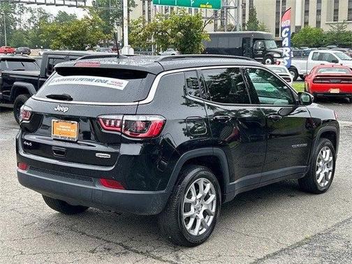 2022 Jeep Compass Latitude Lux 4x4