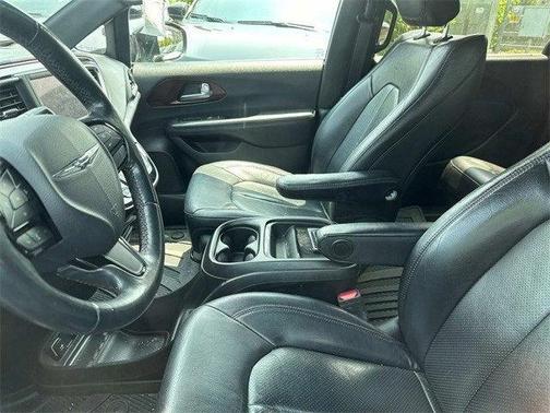 2020 Chrysler Pacifica 35th Anniversary Touring L