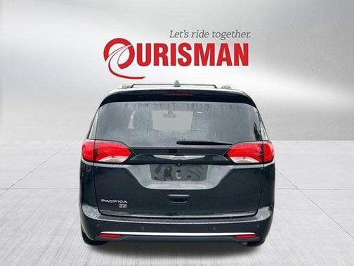 2020 Chrysler Pacifica 35th Anniversary Touring L