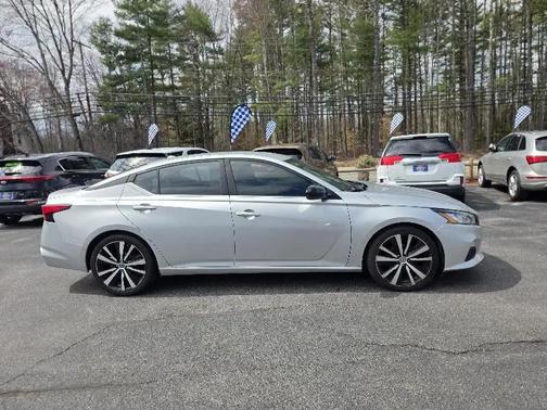 Brilliant Silver Metallic 2020 Nissan Altima SR FWD