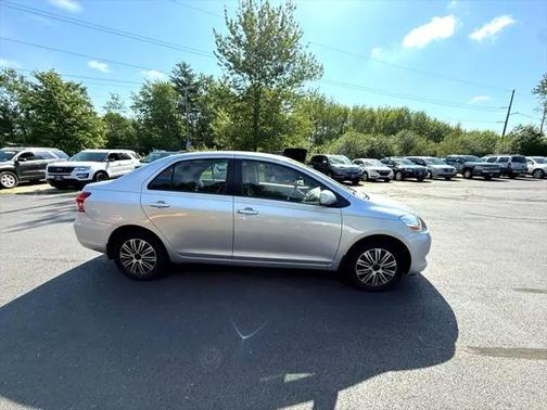 2012 Toyota Yaris L