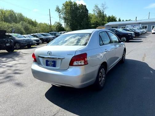 2012 Toyota Yaris L