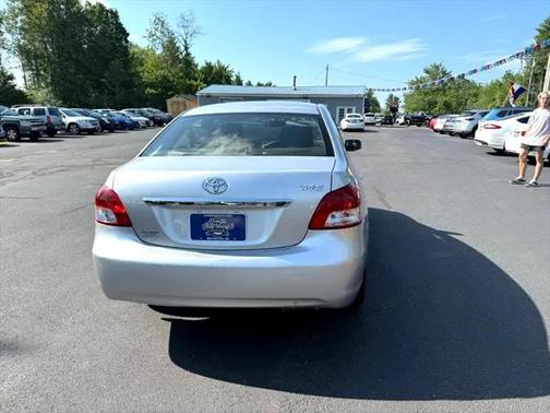 2012 Toyota Yaris L