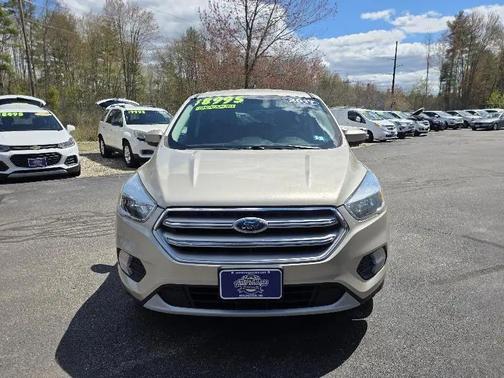 White Platinum Metallic Tri-Coat 2017 Ford Escape SE