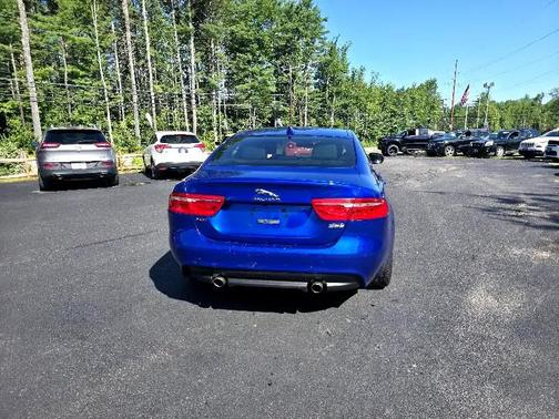 2017 Jaguar XE 35t R-Sport