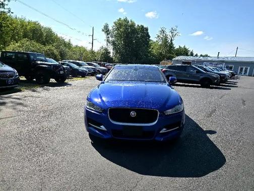 2017 Jaguar XE 35t R-Sport