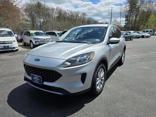 Ingot Silver Metallic 2020 Ford Escape SE