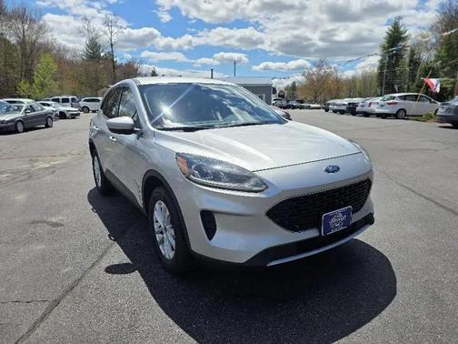 Ingot Silver Metallic 2020 Ford Escape SE