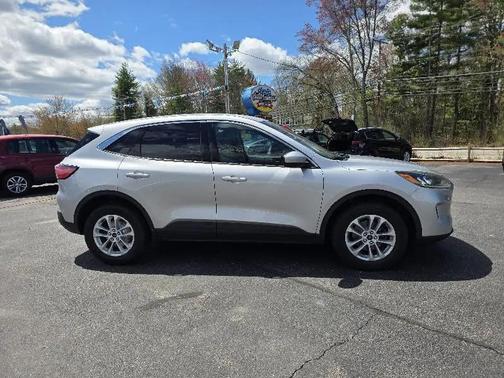 Ingot Silver Metallic 2020 Ford Escape SE