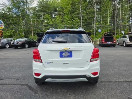 Summit White 2017 Chevrolet Trax LT