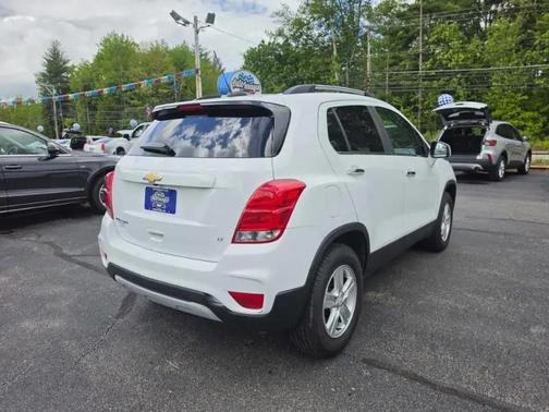 Summit White 2017 Chevrolet Trax LT