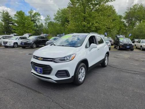 Summit White 2017 Chevrolet Trax LT
