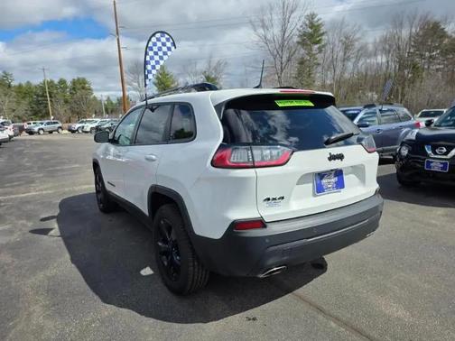 Bright White Clearcoat 2019 Jeep Cherokee Altitude