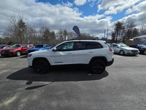 Bright White Clearcoat 2019 Jeep Cherokee Altitude