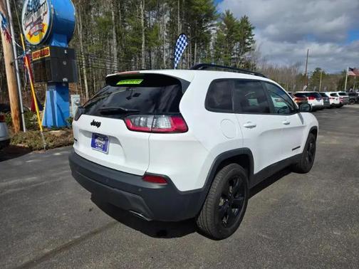 Bright White Clearcoat 2019 Jeep Cherokee Altitude